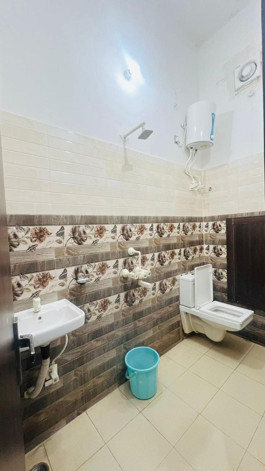 Hotel Rudra Residency Near Railway Station マトゥラー エクステリア 写真